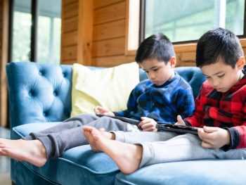 healthy-kids-with-less-screen-time Tips For Keeping Your Kids Active And Healthy